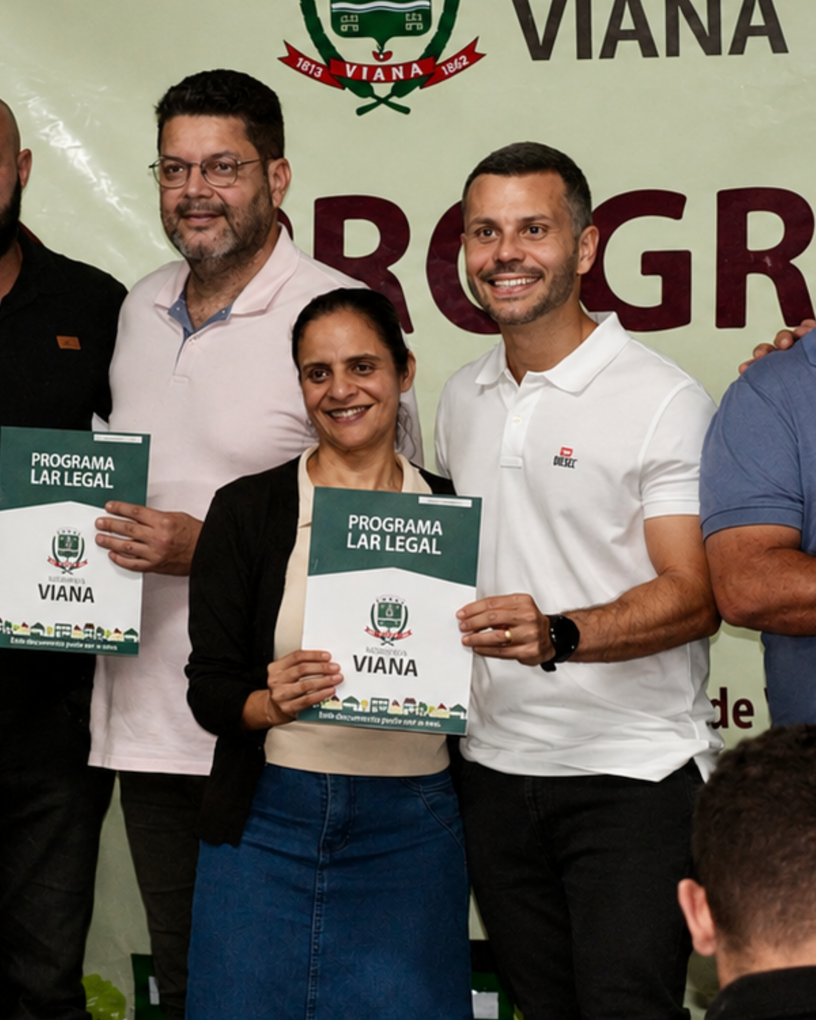 Joilson Broedel em ação de regularização fundiária em Viana